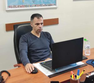 Πραγματοποιήθηκε διαδικτυακή διάλεξη με θέμα την Οπαδική Βία, «Υπάρχουν Λάθος Χρώματα;» που συνδιοργάνωσε η Διεύθυνση Αστυνομίας Κοζάνης, με τη Διεύθυνση Μονάδας Ασφάλειας και Προστασίας του Πανεπιστημίου Δυτικής Μακεδονίας