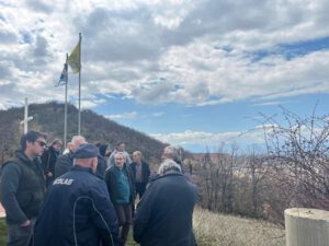 Οι κάτοικοι της Αχλάδας δεν είναι μόνοι